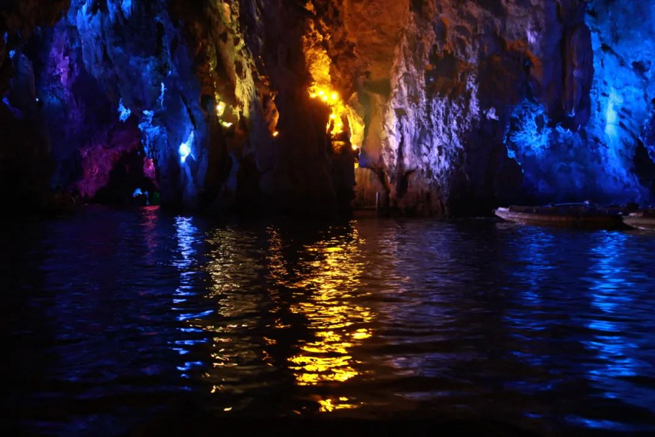 Célébrez le 100e anniversaire de la fondation du Parti communiste chinois, Xiangyi Centrifuge Colorful Guizhou 5 Days Tour