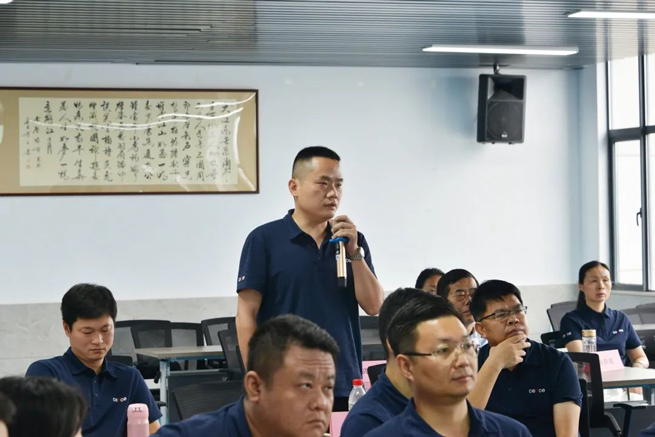 Formation de l'équipe de vente Xiang Yi