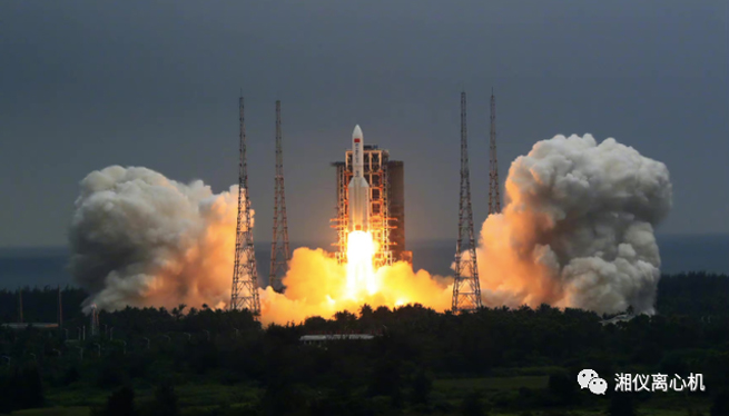 La mission de lancement du module de base de Tianhe transportant la centrifugeuse spatiale de Xiangyi a été couronnée de succès!