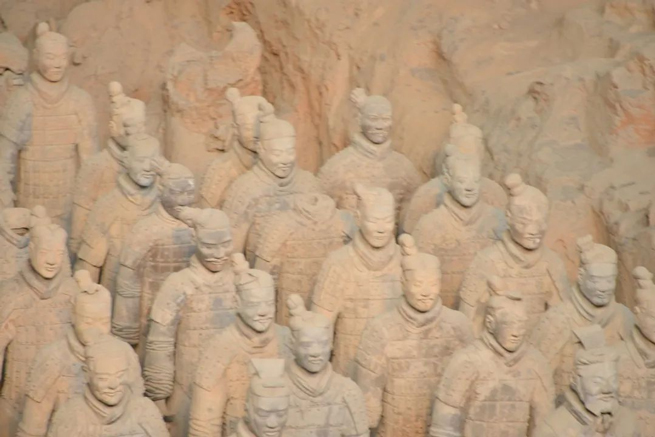Le personnel de Xiangyi s'est réuni dans l'ancienne capitale Xi'An pour vivre le voyage millénaire de l'histoire et de la culture.